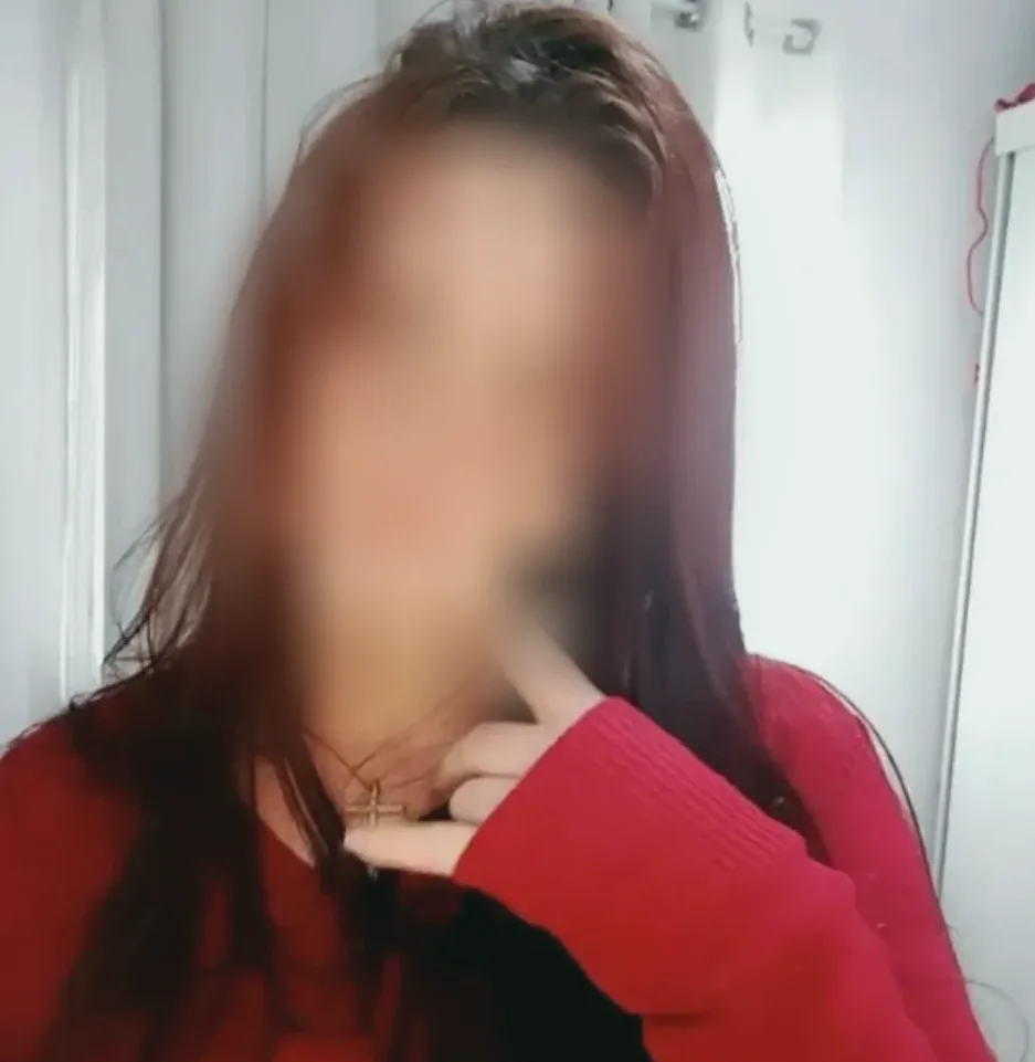 Andrea, 35