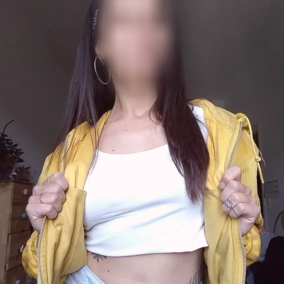 Kira, 36