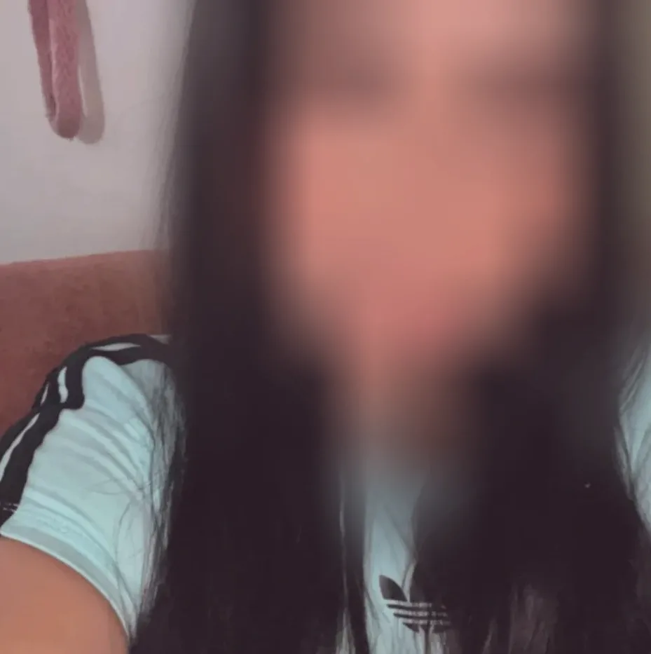 Paula, 25