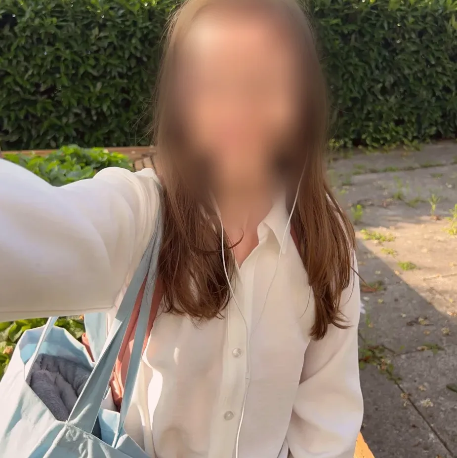 Pia, 22