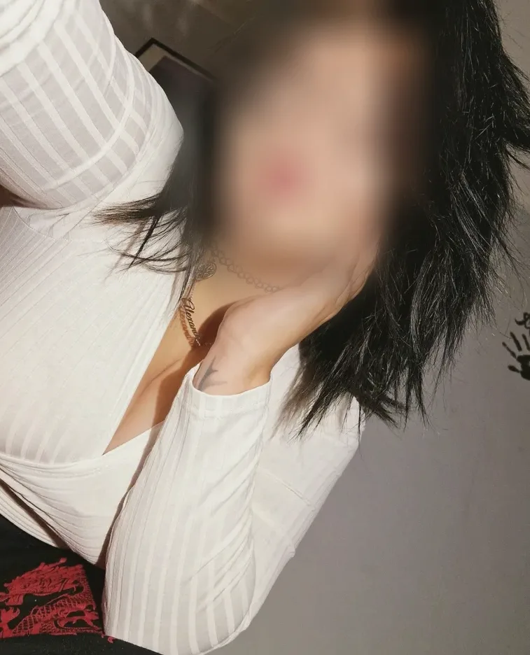 Saskia, 31