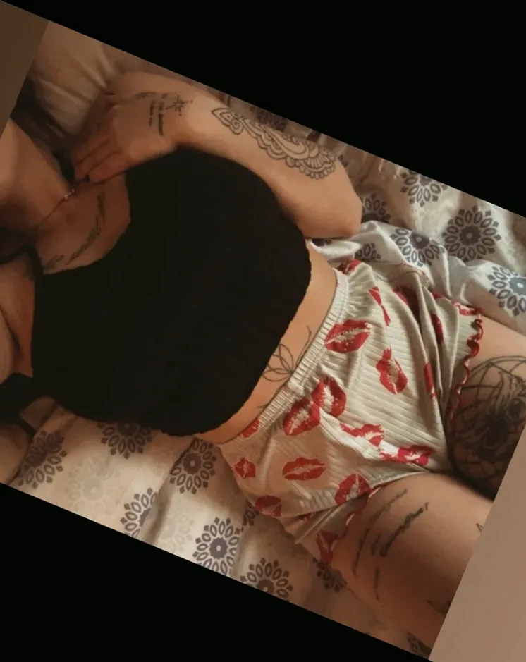 Yasmin, 26
