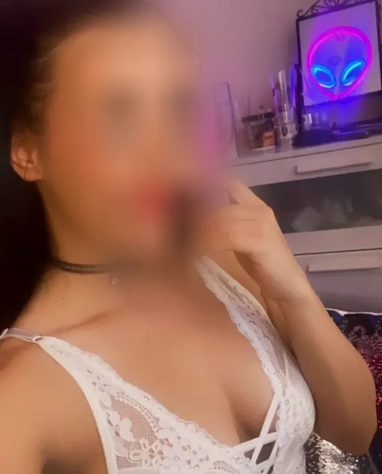 Yvonne, 21